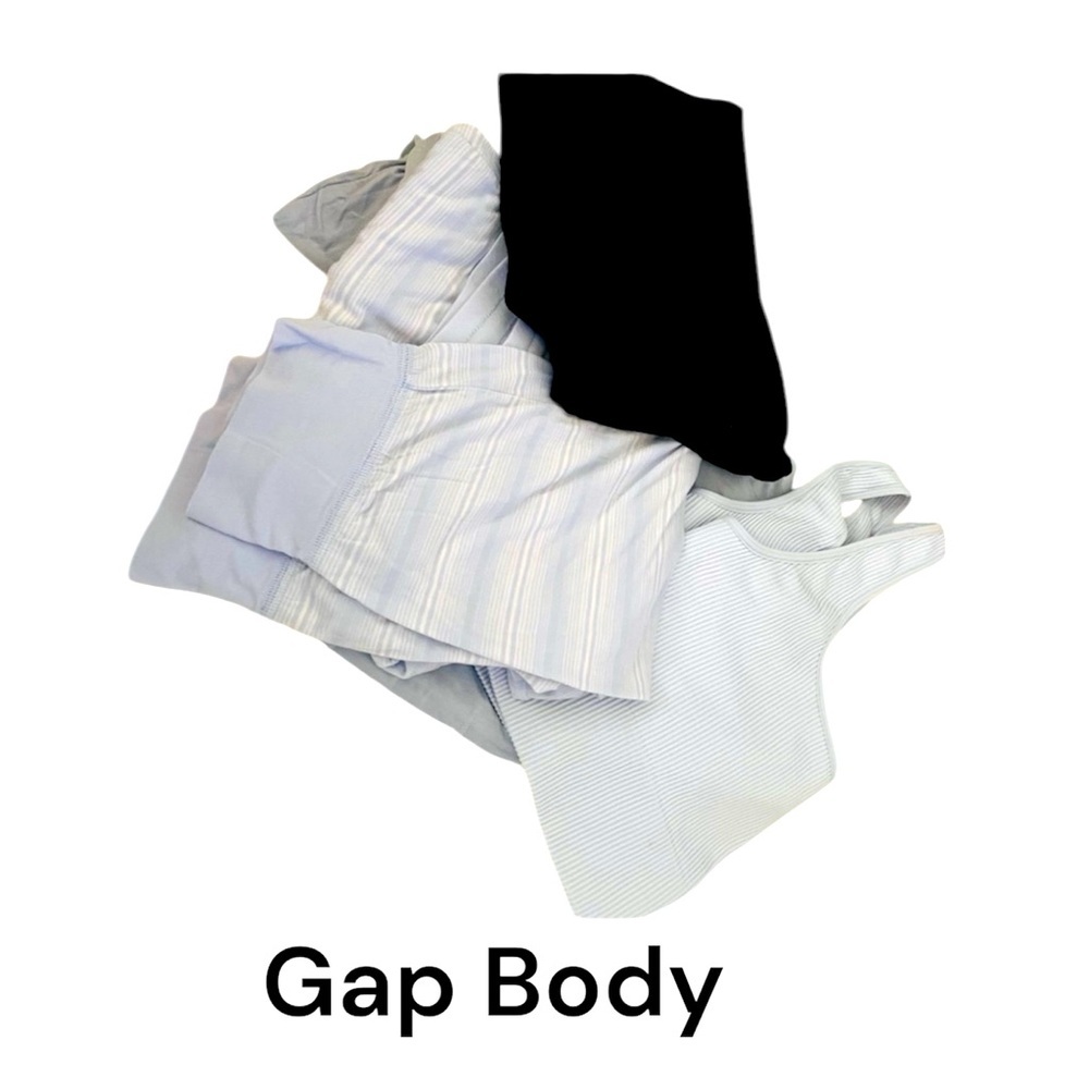 4 piece Gap Body bundle